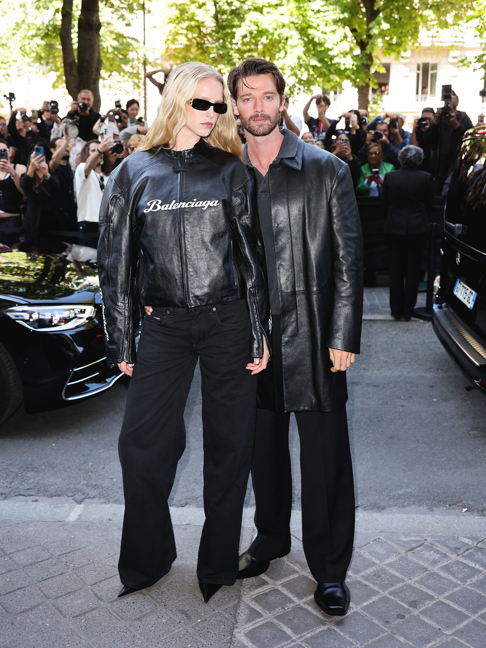 Эбби Чемпион и Патрик Шварценеггер на показе Balenciaga&nbsp;Couture