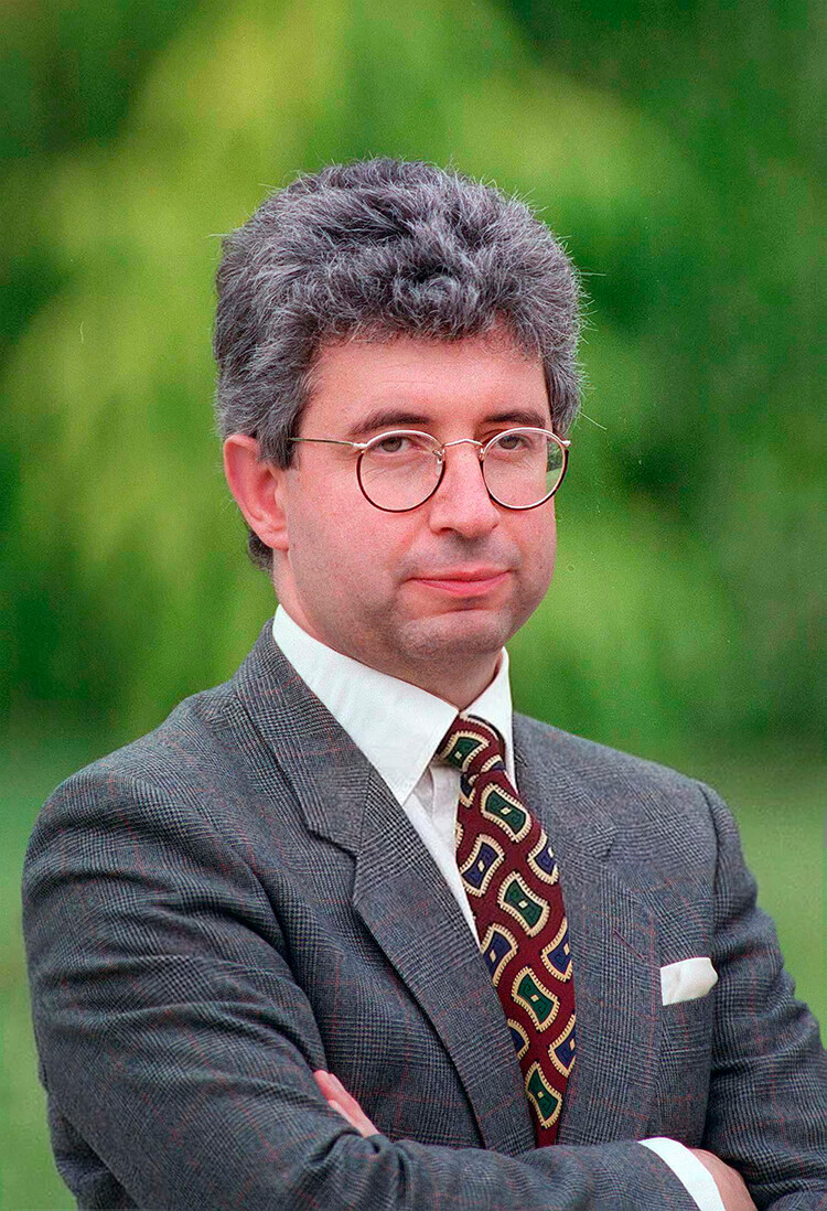 Патрик Джефсон, личный секретарь принцессы Уэльской в Кенсингтонском дворце, 25 ноября 1995 г., Лондон