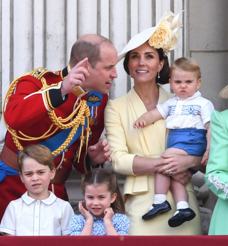 Принц Уильяма и Кейт Миддлтон с детьми