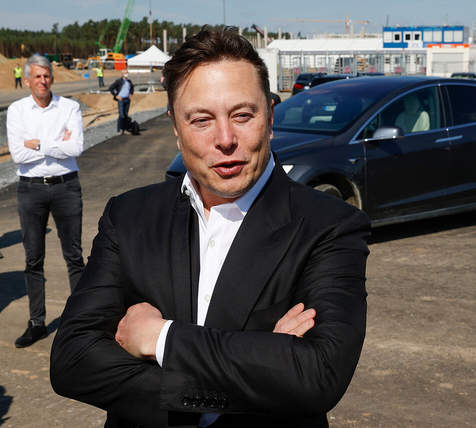 Илон Маск распродаёт акции Tesla на всякий случай