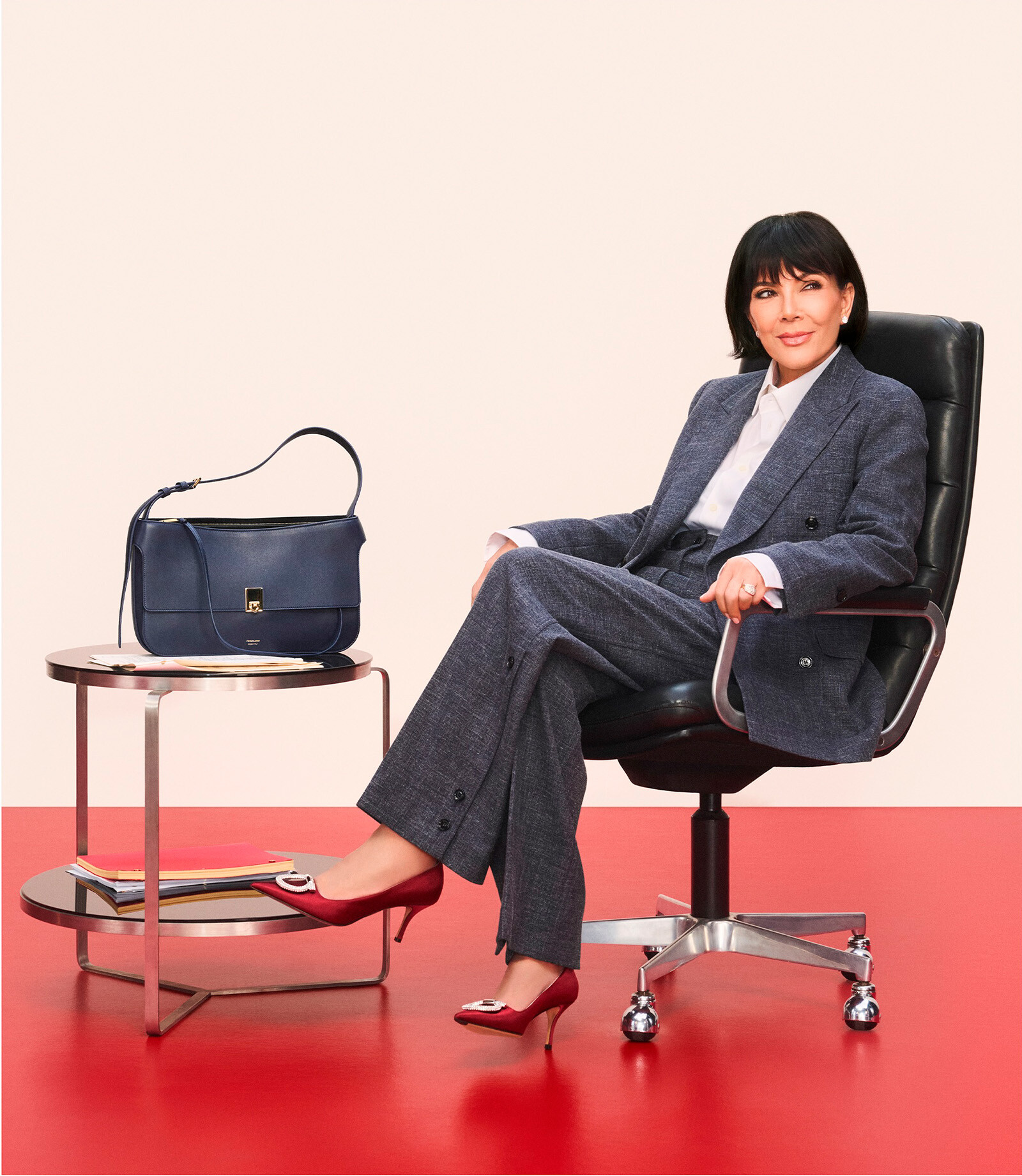 Крис Дженнер стала лицом праздничной кампании Ferragamo The Joy of Loving и примерила роль режиссёра