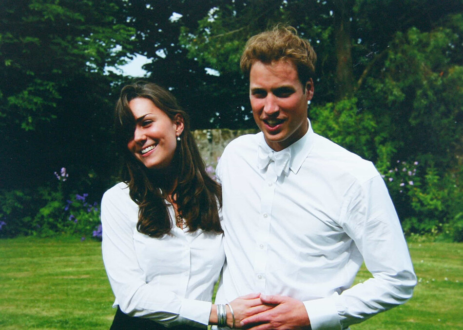 Кейт Миддлтон и принц Уильям в день выпускной церемонии в Университете Святого Андрея в Сент-Эндрюс 23 июня 2005 года