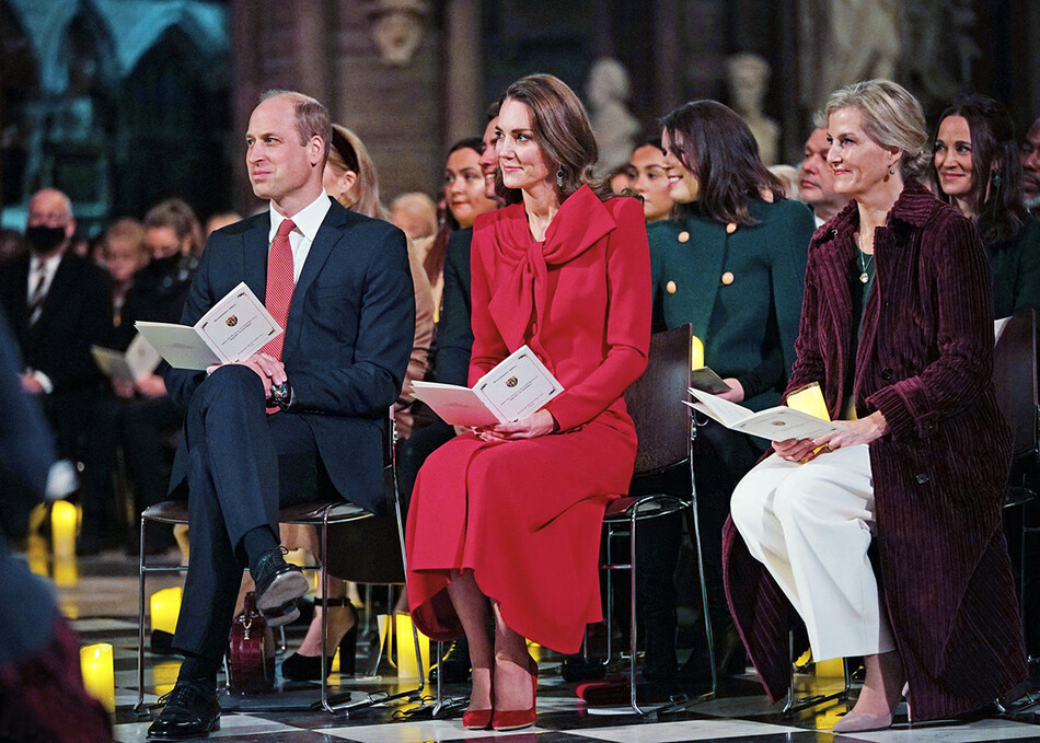 Принц Уильям, герцогиня Кэтрин и Софи, графиня Уэссекская, принимают участие в концерте &laquo;Королевские гимны - вместе на Рождество&raquo;, устроенном герцогиней в Вестминстере 8 декабря 2021 года в Лондоне