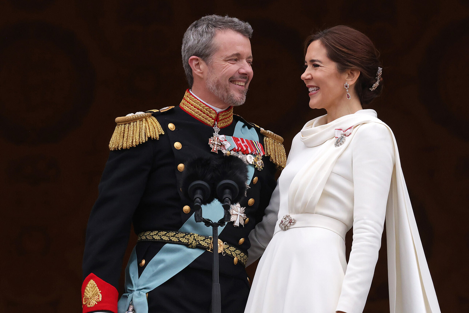 Королева Мэри со своим мужем королём Фредериком&nbsp;на коронации, 2024