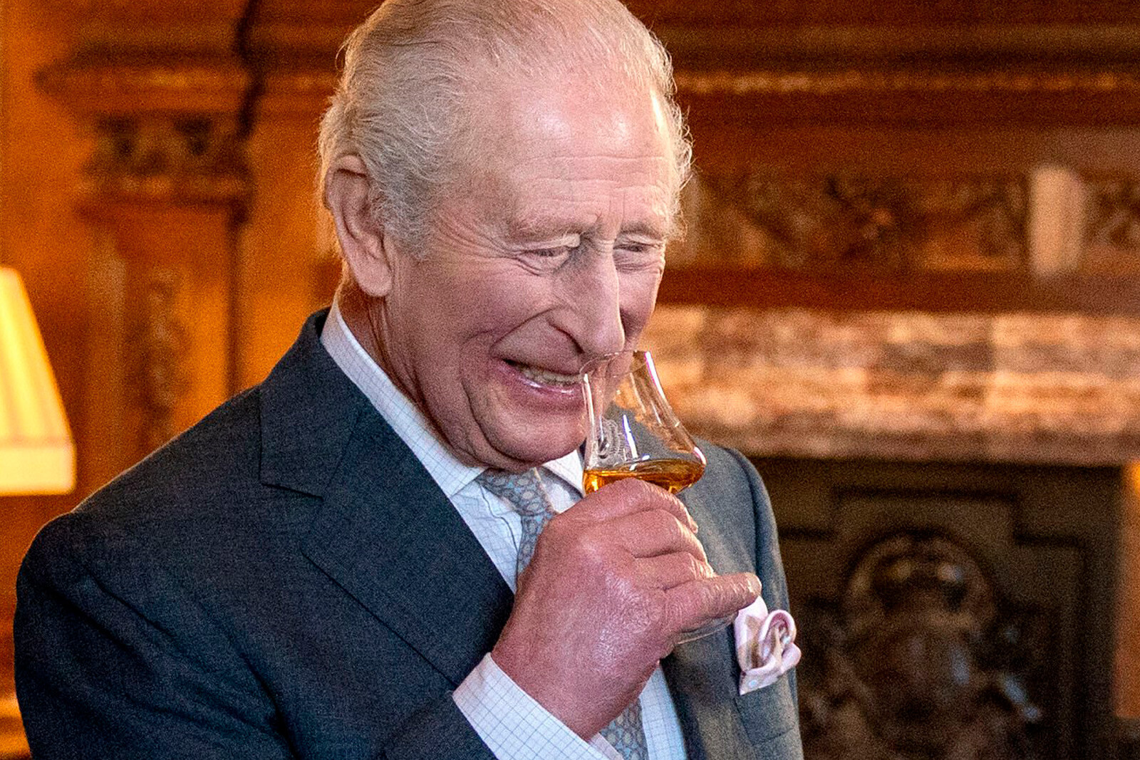 Откуда у короля Карла III деньги на роскошную жизнь?