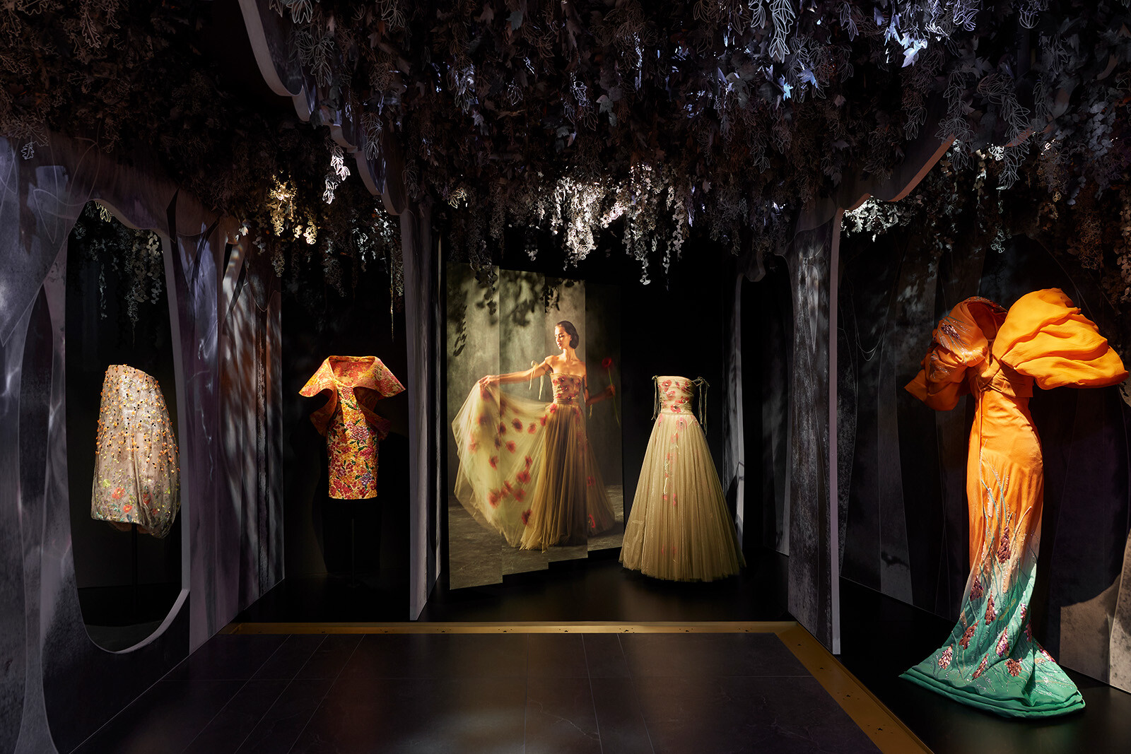 Выставка La Galerie Dior 