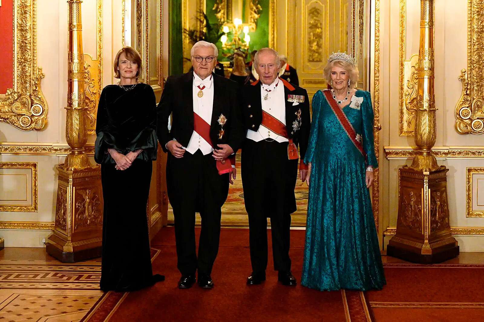 Эльке Бюденбендер, президент Германии Франк-Вальтер Штайнмайер, король Карл и королева Камилла, 3 декабря 2025 года