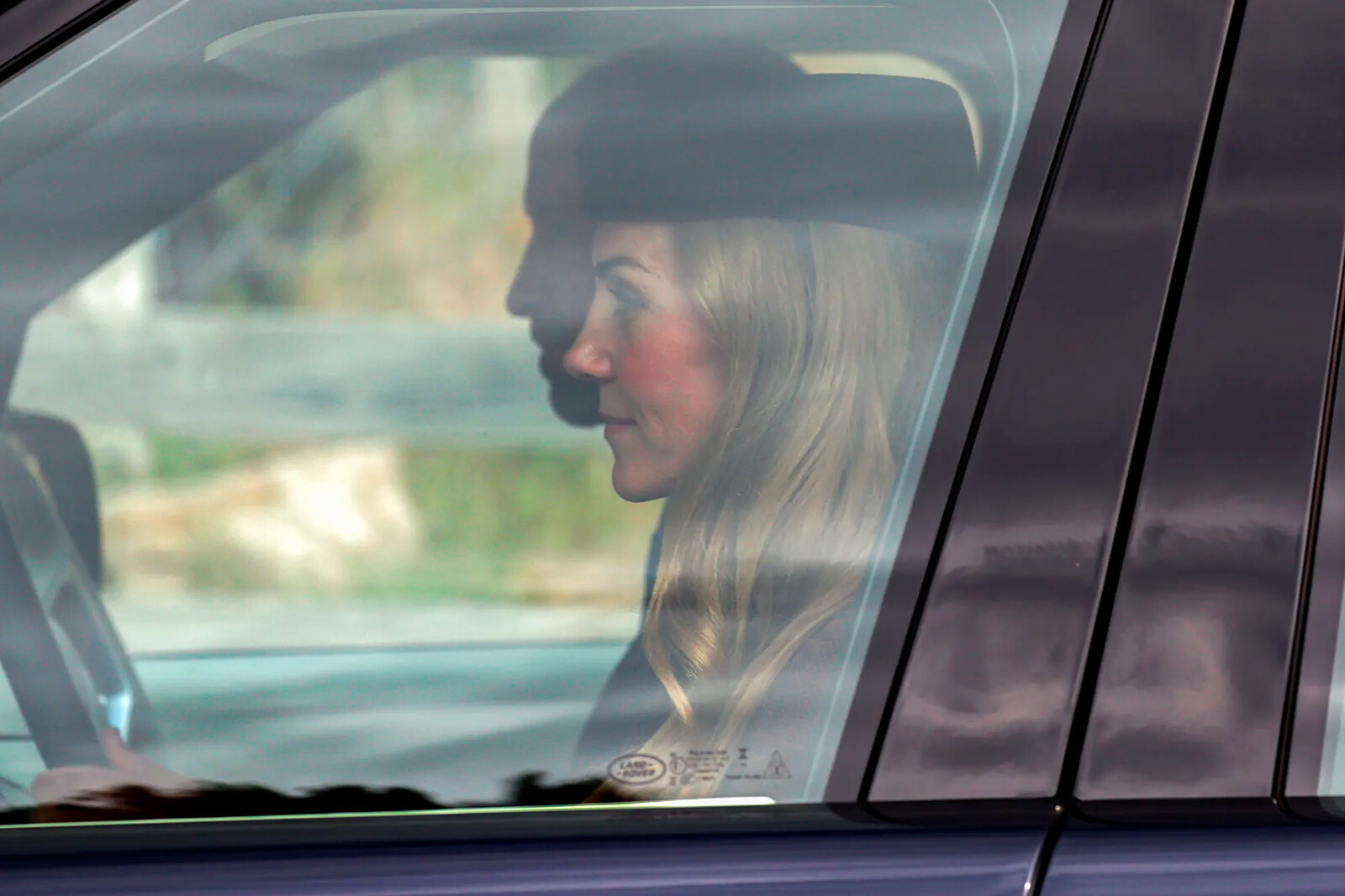 Кейт Миддлтон и принц Уильям поделились редкими кадрами с летнего отдыха