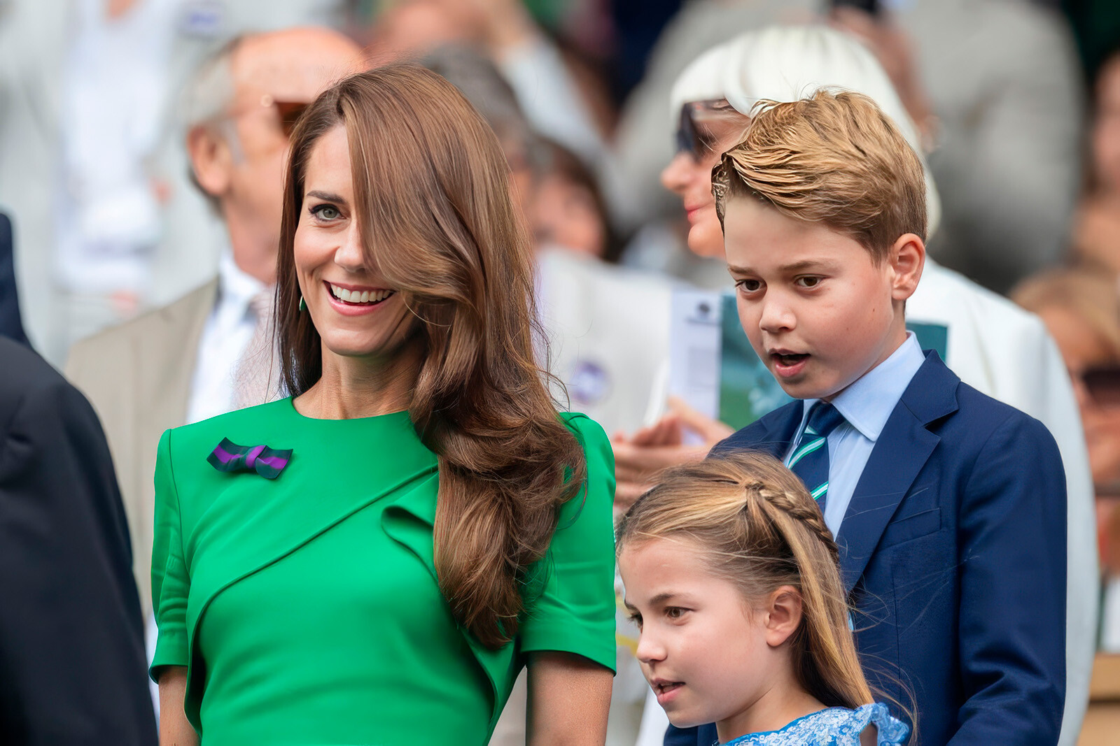 Принц Джордж перенял у мамы Кейт Миддлтон привычку поправлять волосы
