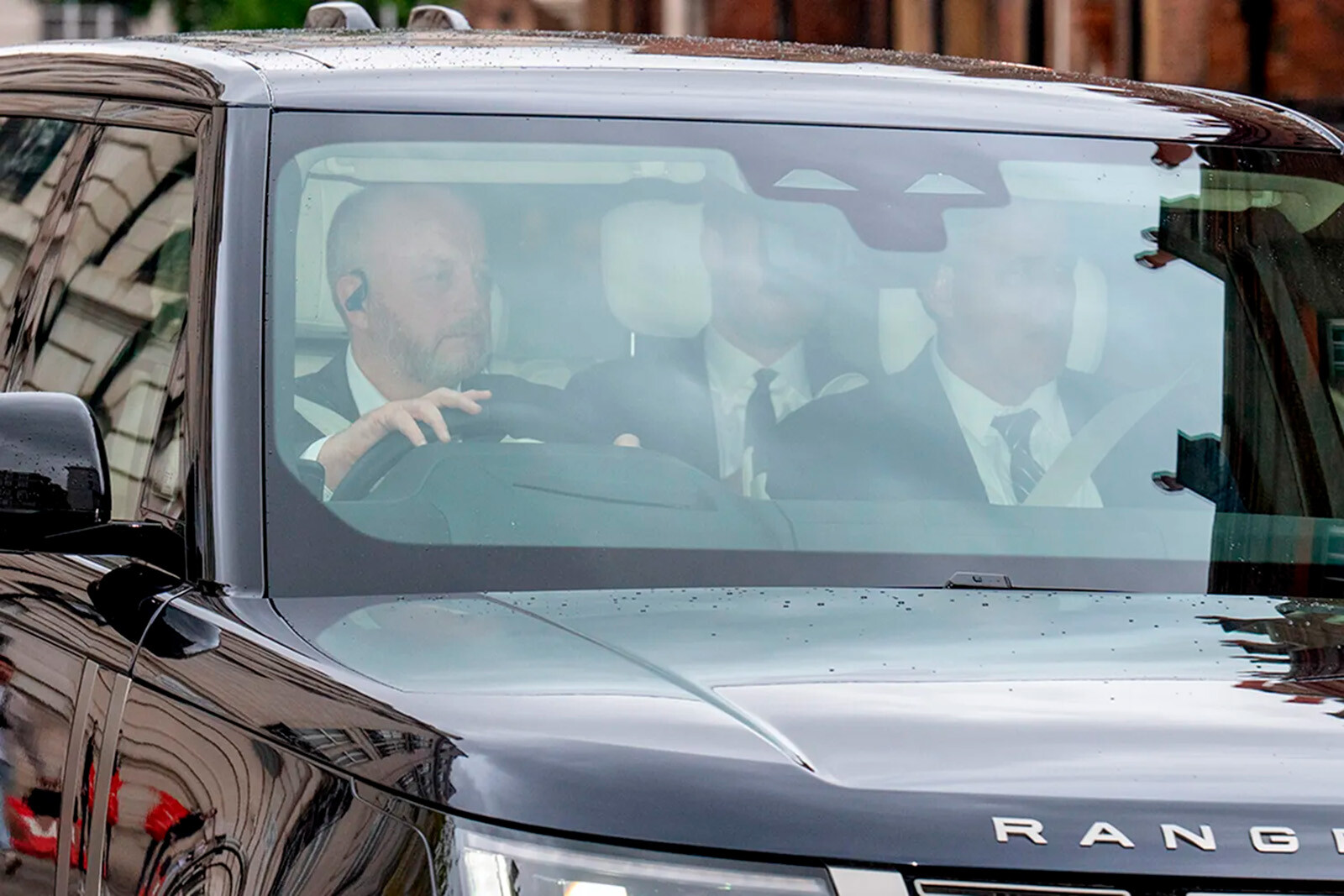 Принц Гарри прибывает в Кларенс-хаус 10 сентября 2025 года в Лондоне