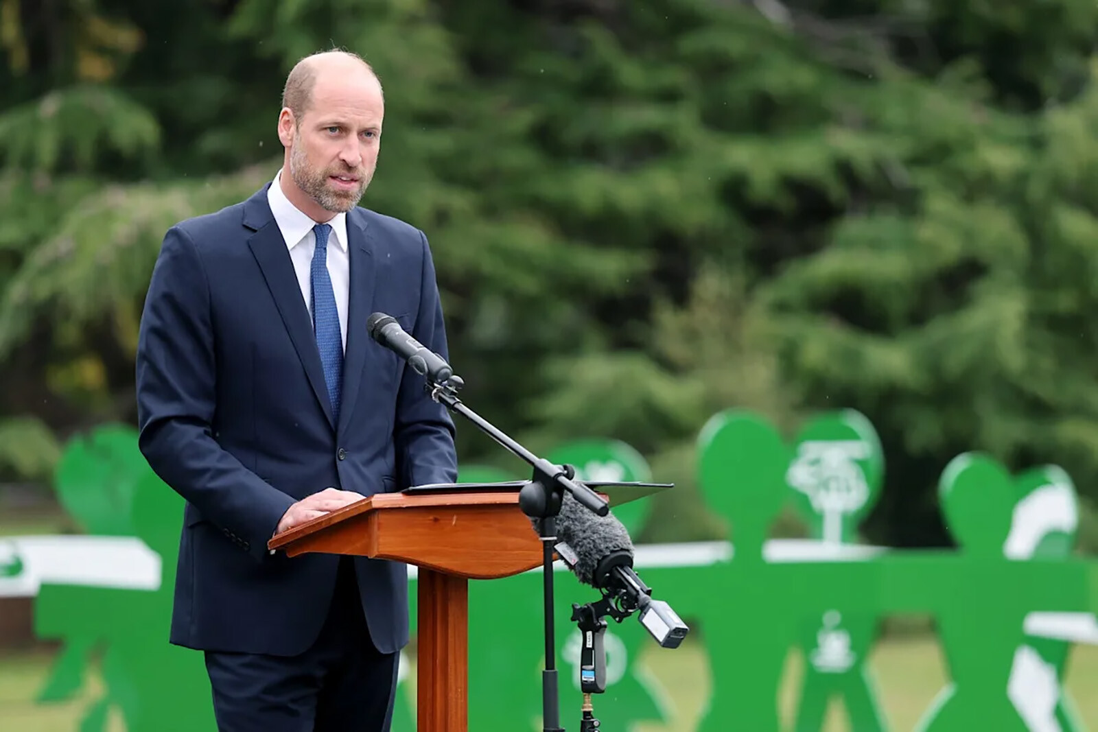 Принц Уильям открыл первый в мире памятник гуманитарным сотрудникам