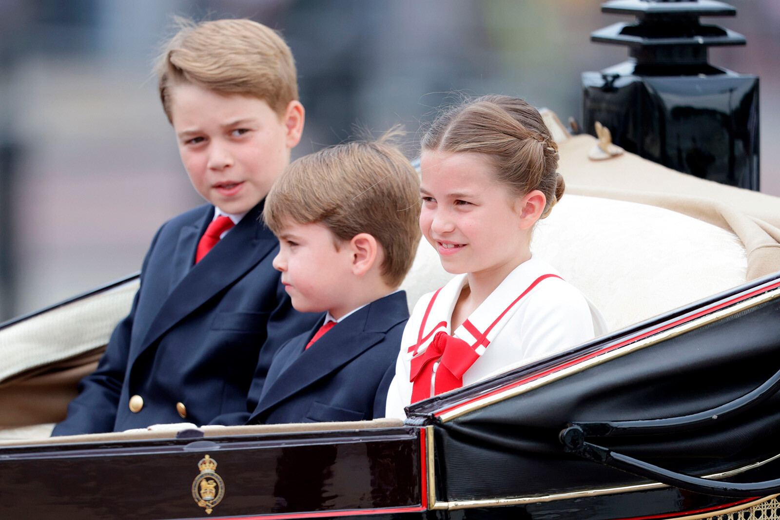 Принцы Джордж, Луи и принцесса Шарлотта готовятся к школьным каникулам