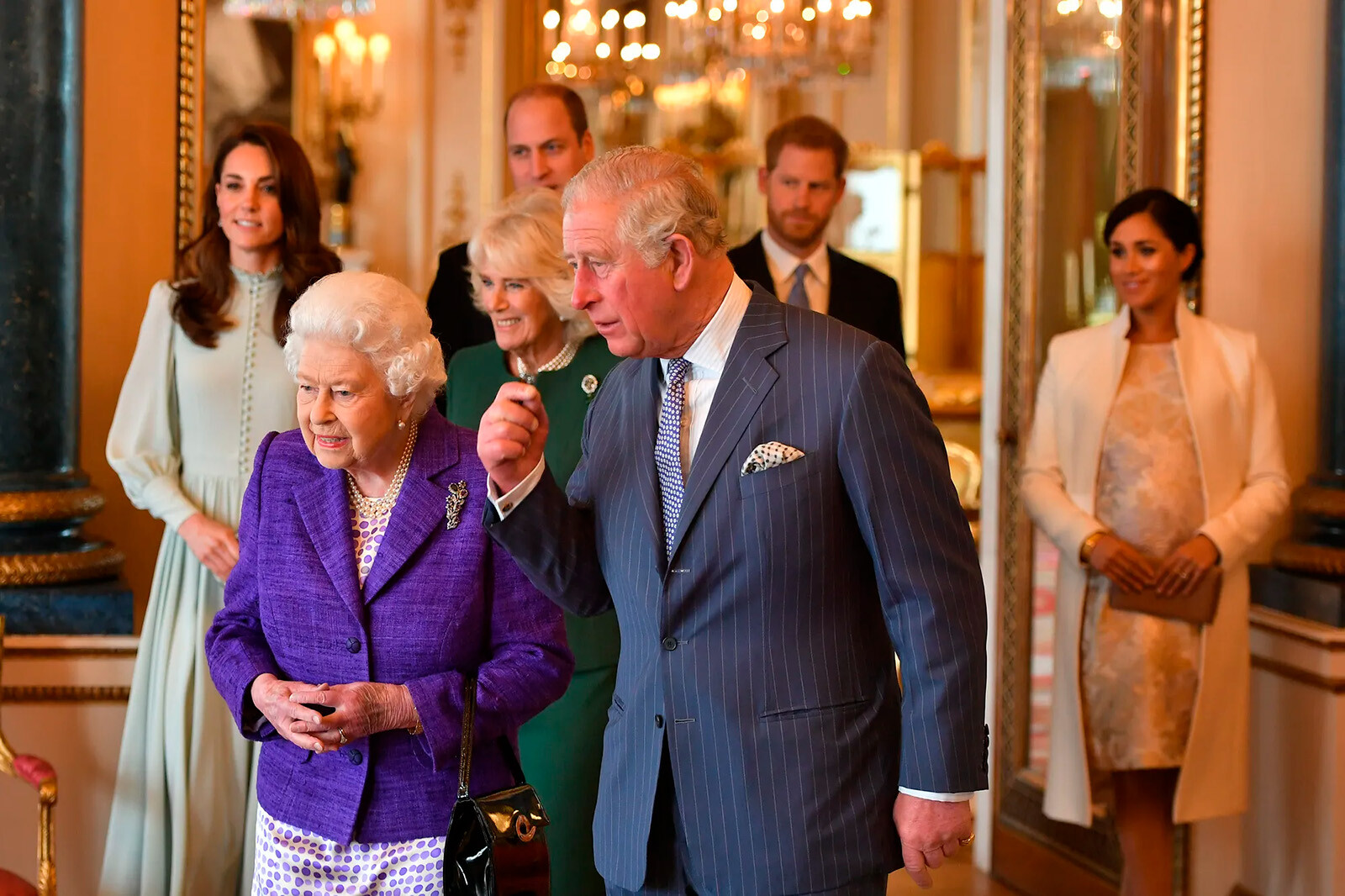 Как королева Елизавета II отреагировала бы на конфликт принцев Уильяма и Гарри?