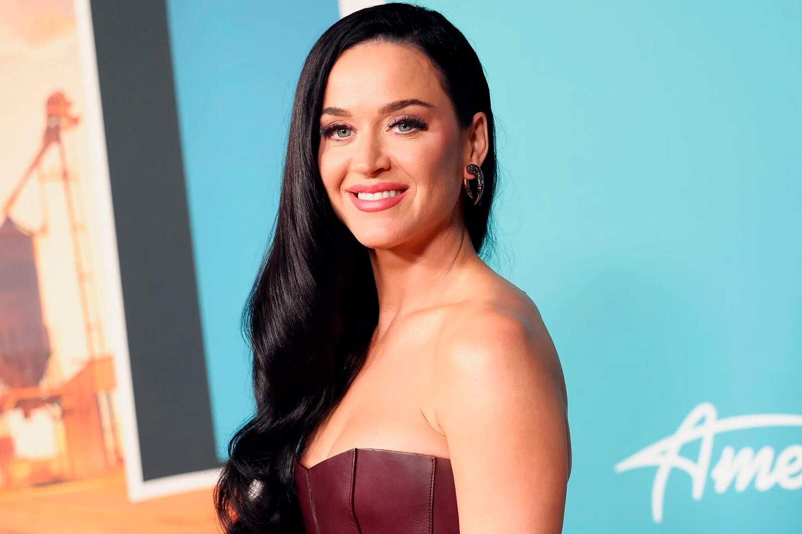 Кэти Перри требует почти $5 млн компенсации за особняк в Монтесито