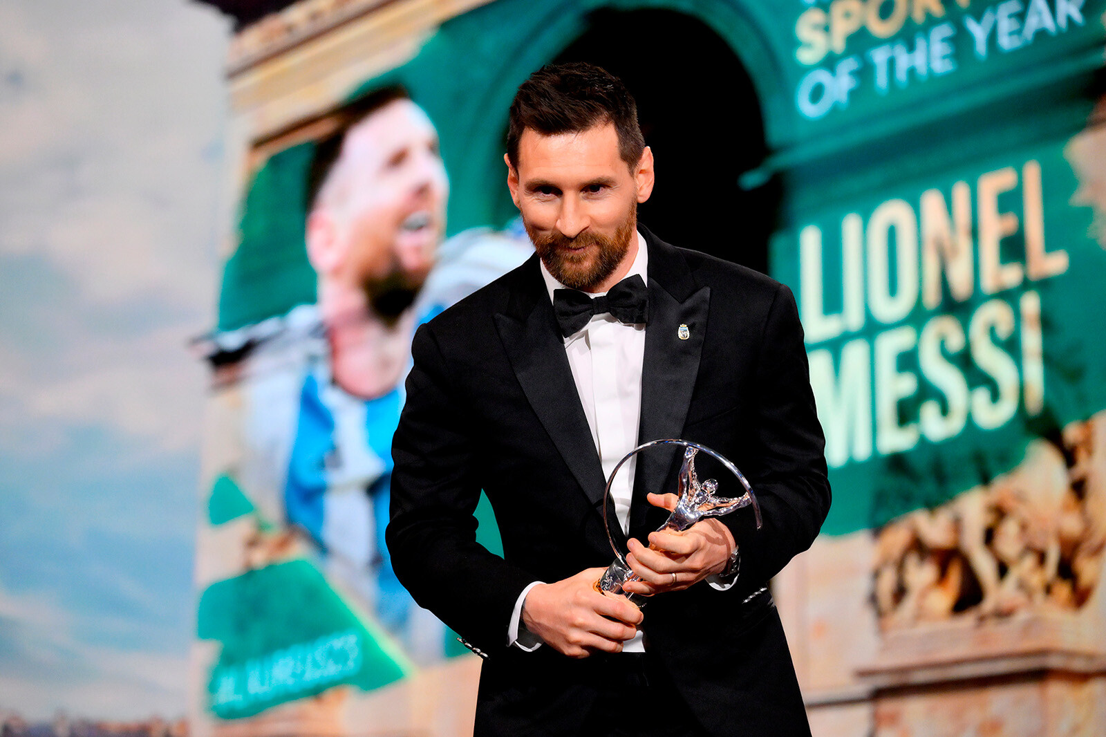 Лионель Месси теперь самый титулованный футболист в истории