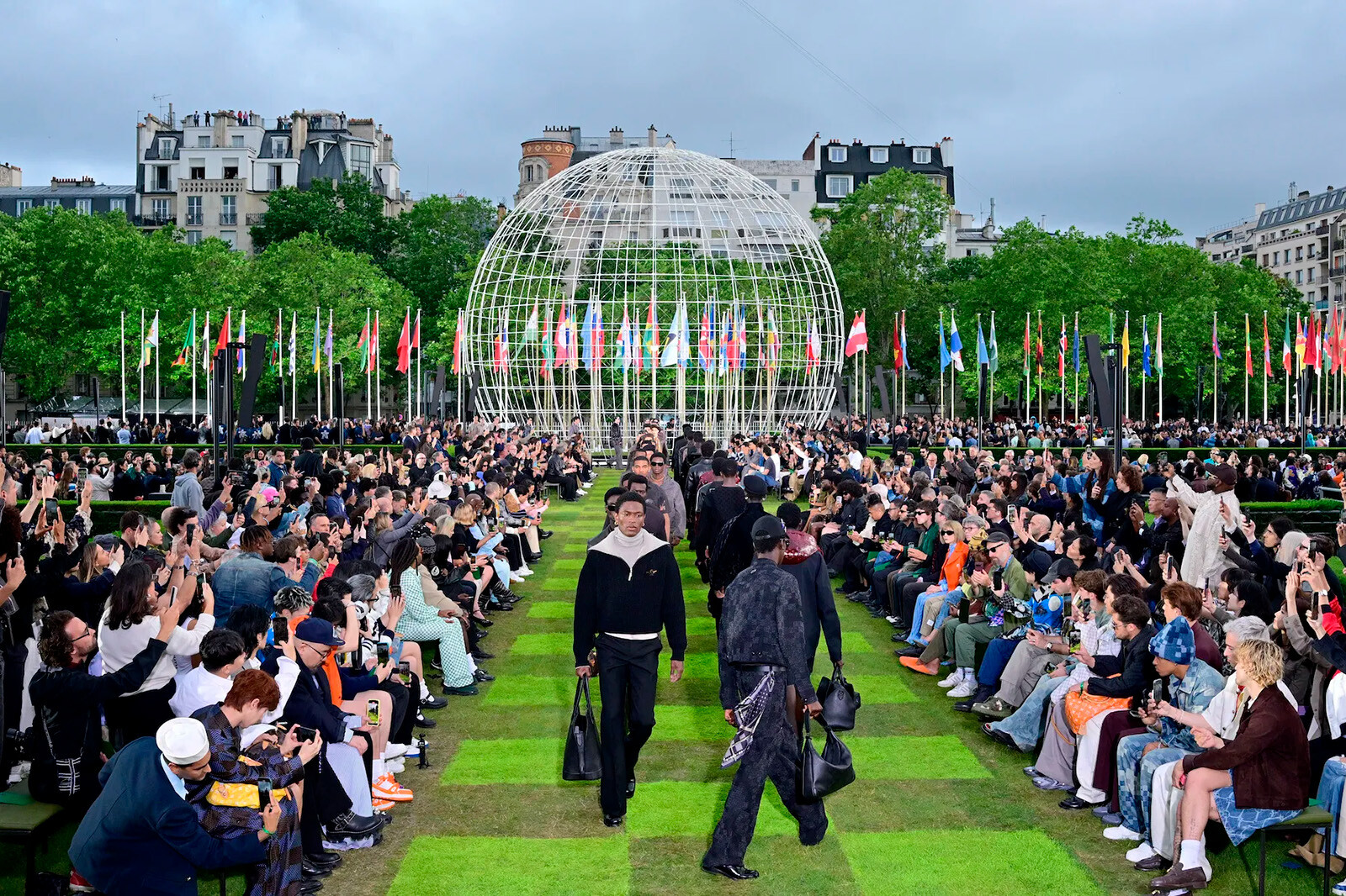 Louis Vuitton весна-лето 2025 Menswear