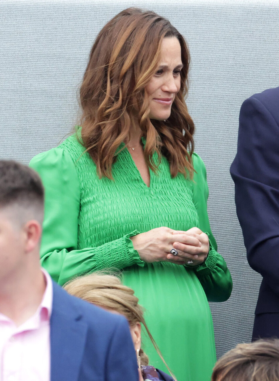 Пиппа Миддлтон заявила о своей третьей беременности во время платиновой вечеринки во дворце перед Букингемским дворцом 4 июня 2022 года в Лондоне, Англия