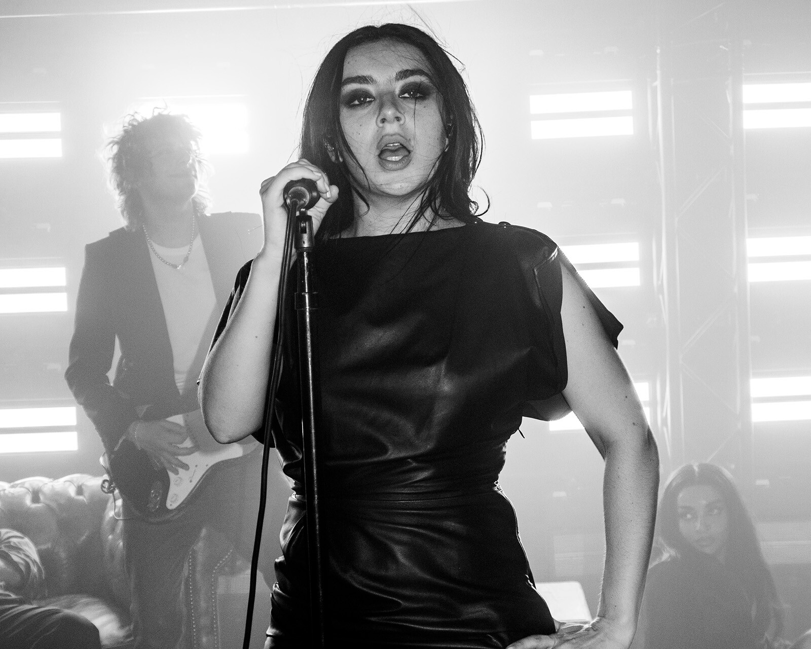 Charli XCX выпустила короткометражный фильм о создании альбома Music, Fashion, Film