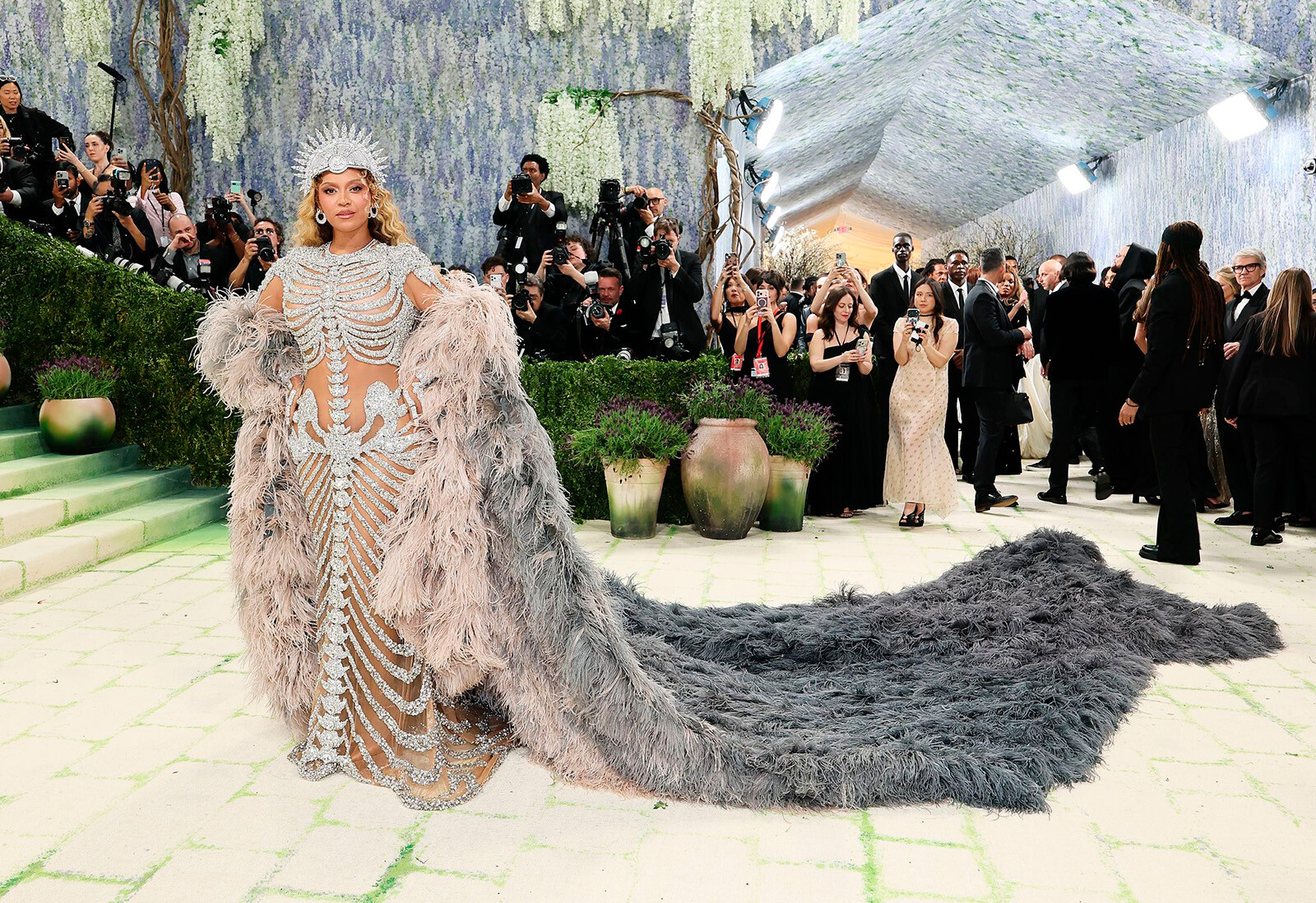Звёздные гости и лучшие образы Met Gala 2026