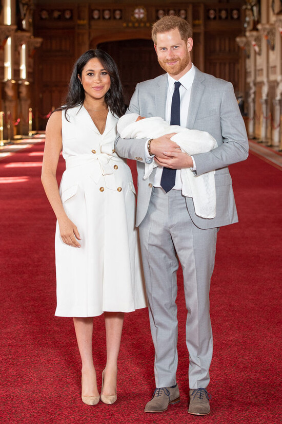Принц Гарри и Меган Маркл уже показали новорождённого сына