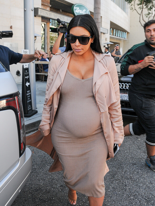 Ким Кардашьян беременность