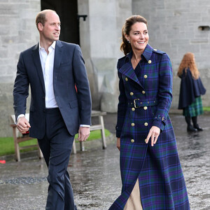 Кейт Миддлтон и принц Уильям приехали на показ фильма «Круэлла» на ретро-автомобиле принца Филиппа