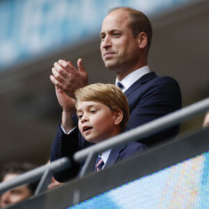 Принц Уильям и принц Джордж неожиданно появились на спортивной арене