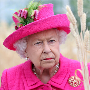 Британская монархия может рухнуть, если королева не начнет платить налог на наследство