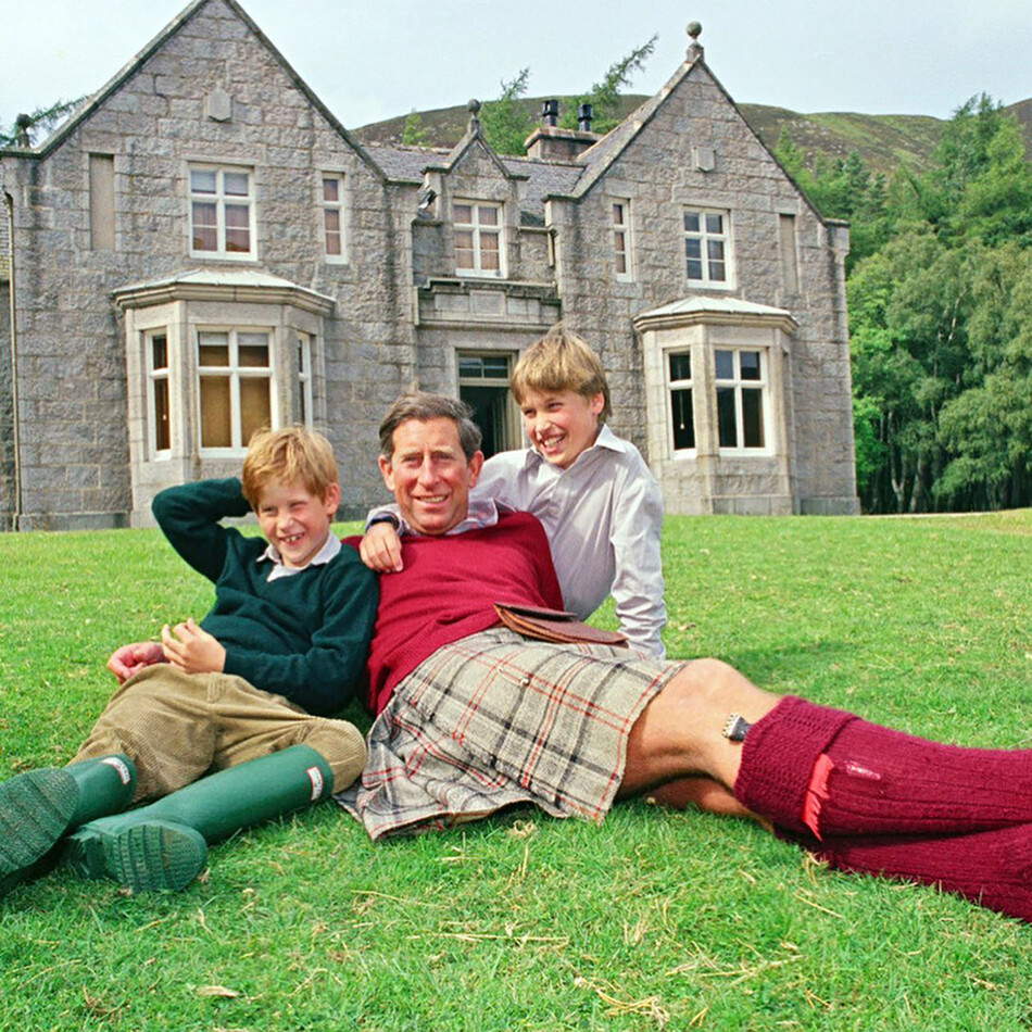 Принц Чарлиз вместе с детьми, принцами Уильямом и Гарри
