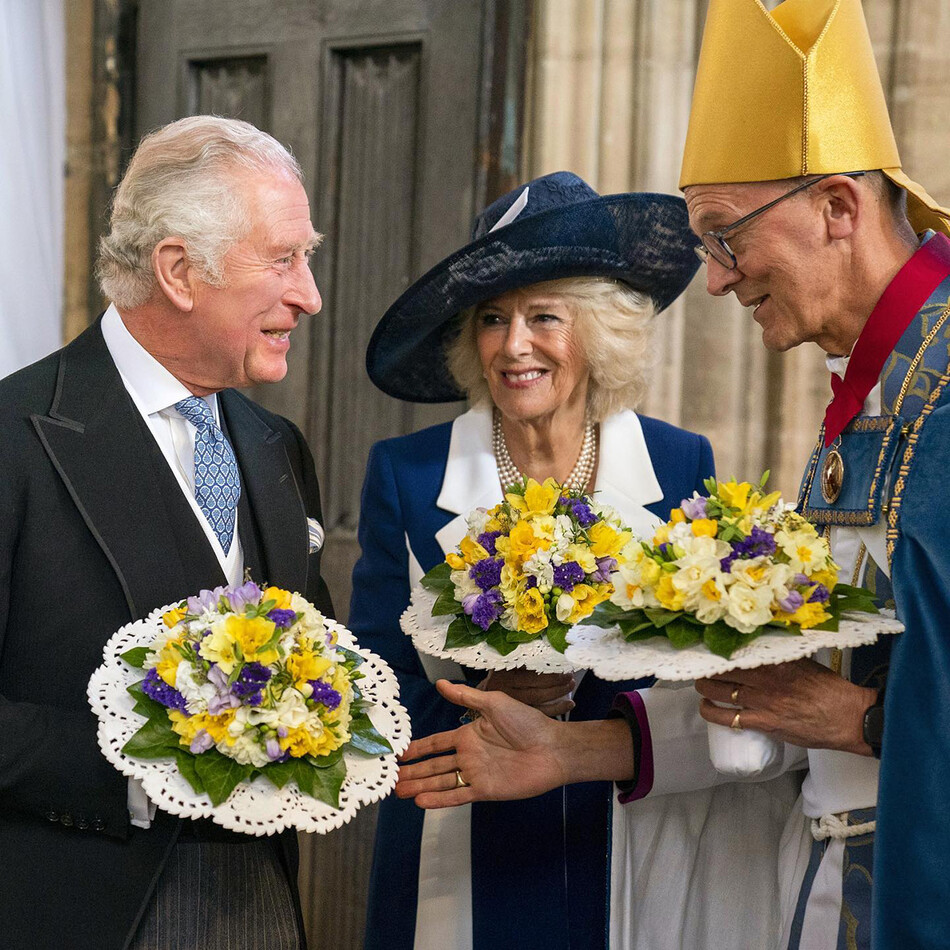 Принц Чарльз, принц Уэльский, и Камилла, герцогиня Корнуольская, посещают Королевскую чистую службу в часовне Святого Георгия 14 апреля 2022 года в Виндзоре, Англия