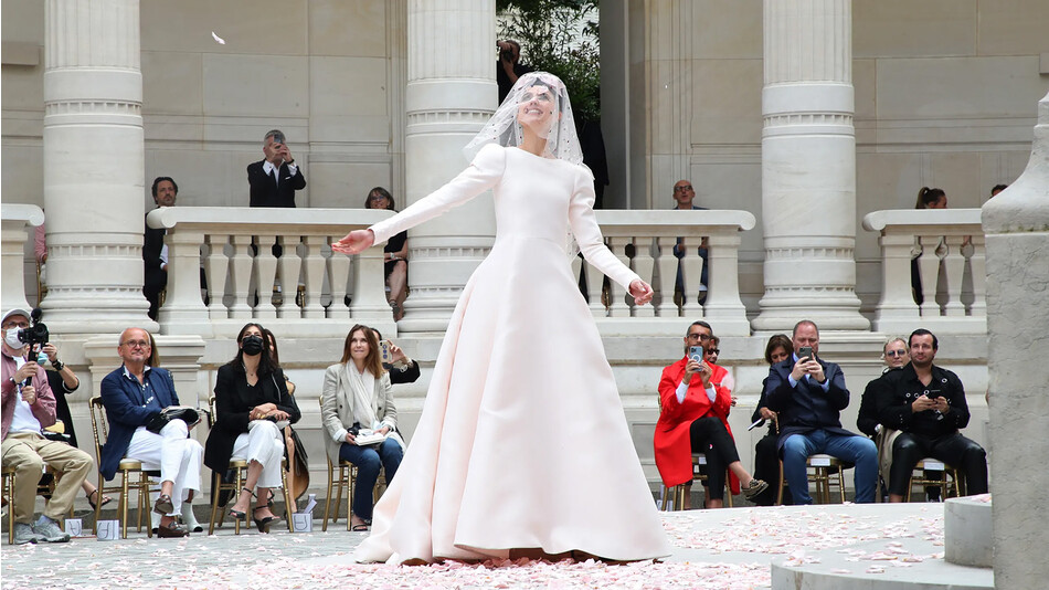 Маргарет Куэлли на показе Chanel Haute Couture осень 2021