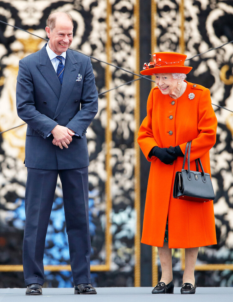 Граф Уэссекский, принц Эдвард и королева Елизавета II, Англия, 2021