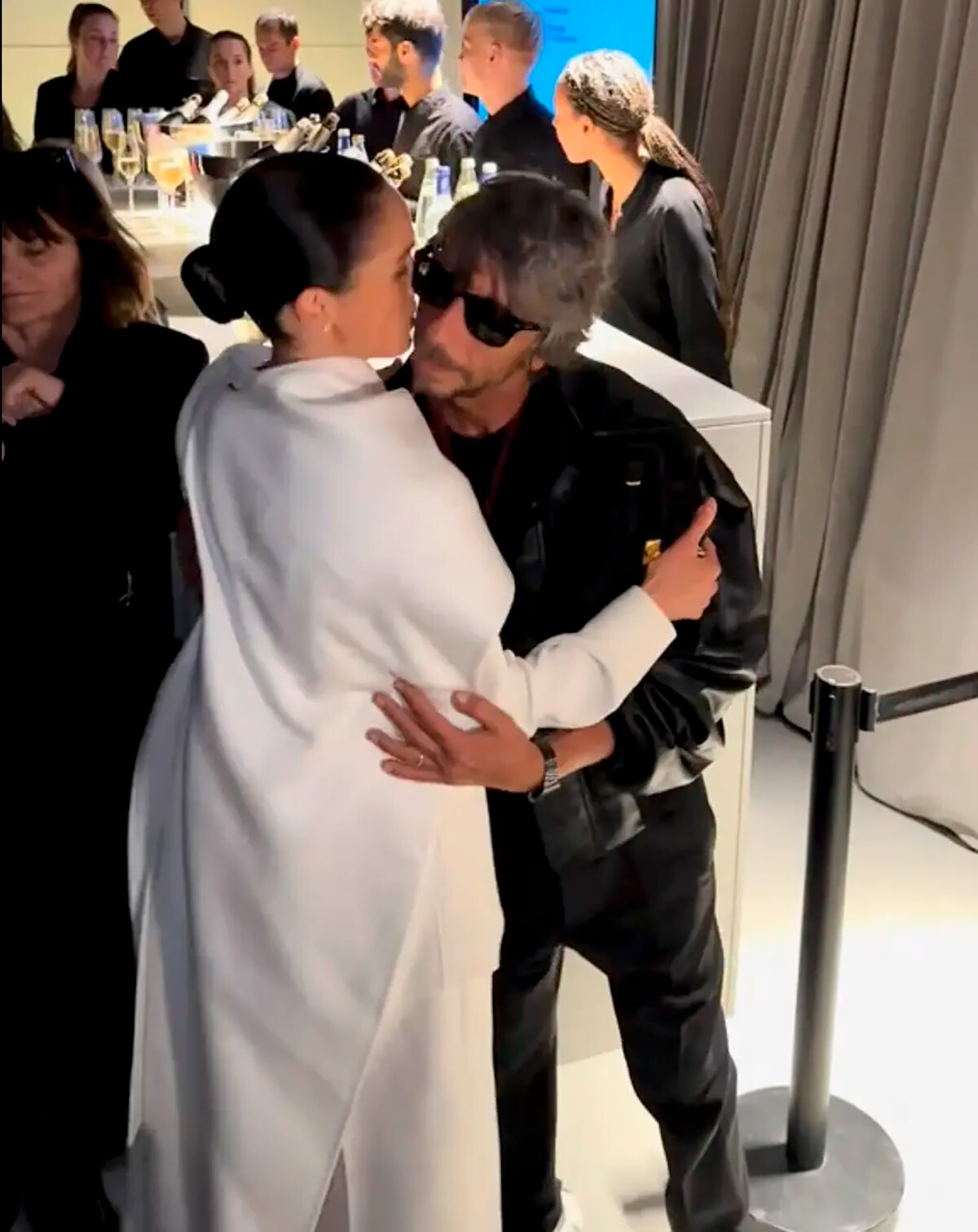 Meghan-Markle-begged-for-Balenciaga-001-Mainstyle.jpg