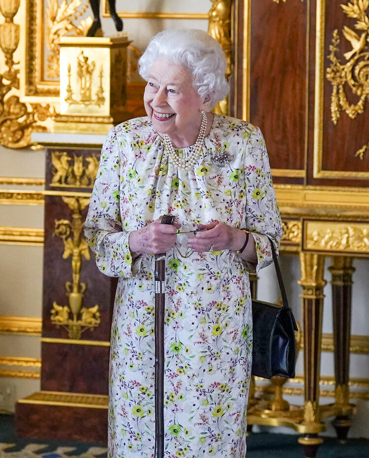 Почему Елизавета II может пропустить церемонию открытия британского парламента?