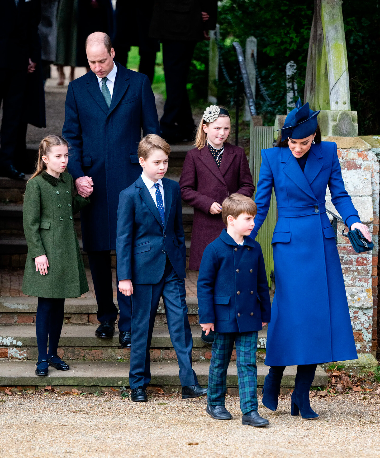 Принцы Джордж, Луи и принцесса Шарлотта посетили рождественскую службу в церкви Святой Марии Магдалины