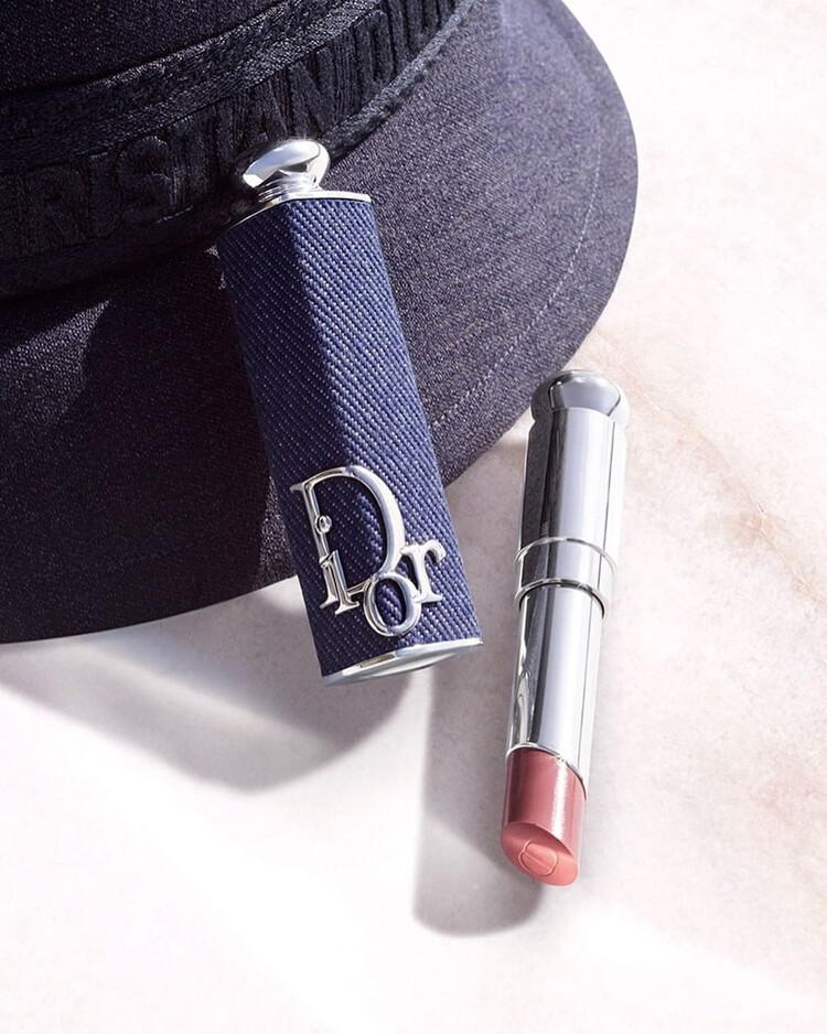 Dior выпустили футляр для губной помады из денима