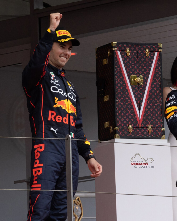 Louis Vuitton поздравил в социальных сетях победителя 79-й гонки Серхио Переса, 2022