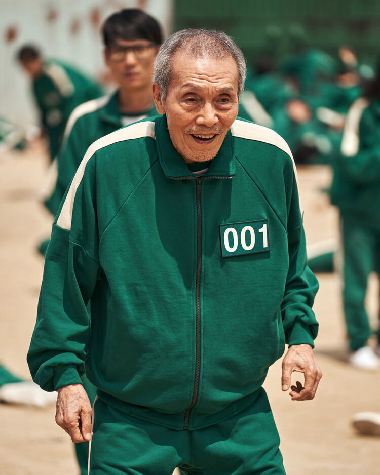 78-летнего актёра &laquo;Игры в кальмара&raquo; О Ён Су обвинили в сексуальных домогательствах