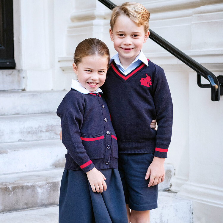 Принцесса Шарлотта с принцем Джорджем в первый день в школе Томаса Баттерси в Лондоне 5 сентября 2019 года