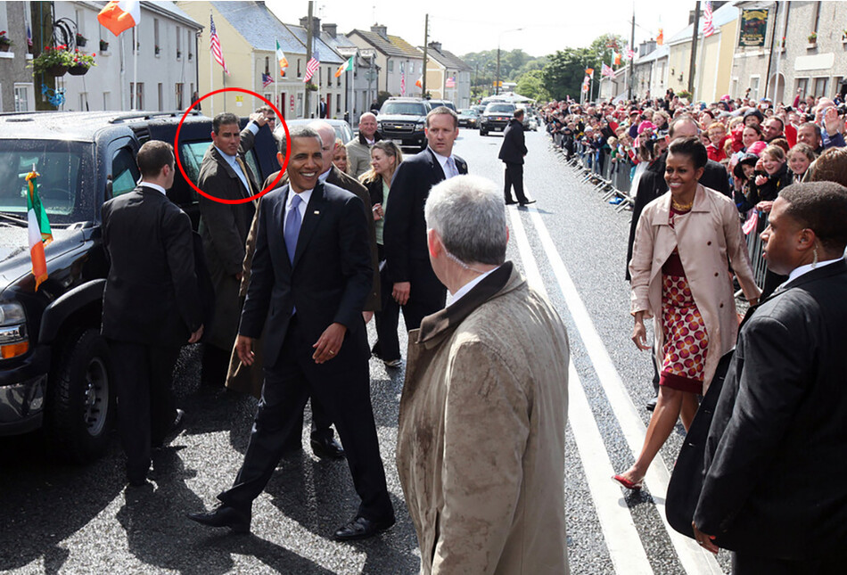 Кристофер Санчес охраняет Барака и Мишель Обаму во время визита президента США в Ирландию, 2011