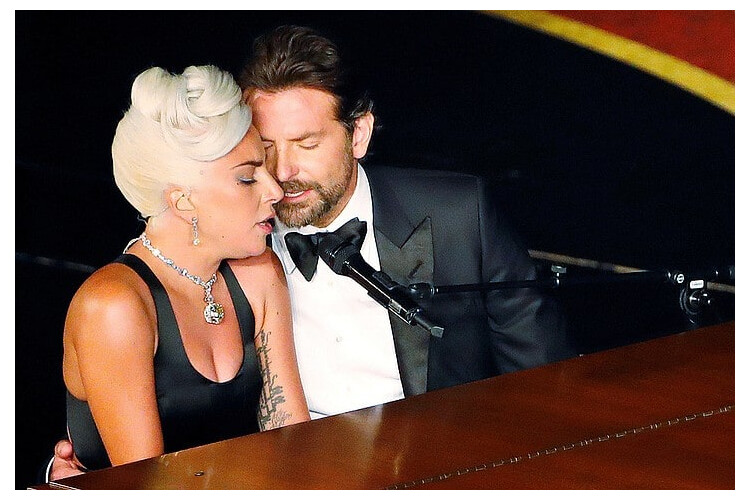 Леди Гага с Брэдли Купером 