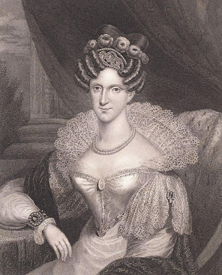 Королева Аделаида была женой английского короля Вильгельма IV, дом был построен для неё в 1831 году