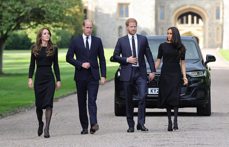 Кэтрин, принцесса Уэльская, принц Уильям, принц Уэльский, принц Гарри, герцог Сассекский и Меган, герцогиня Сассекская в Виндзорском замке 10 сентября 2022 года в Виндзоре, Англия
