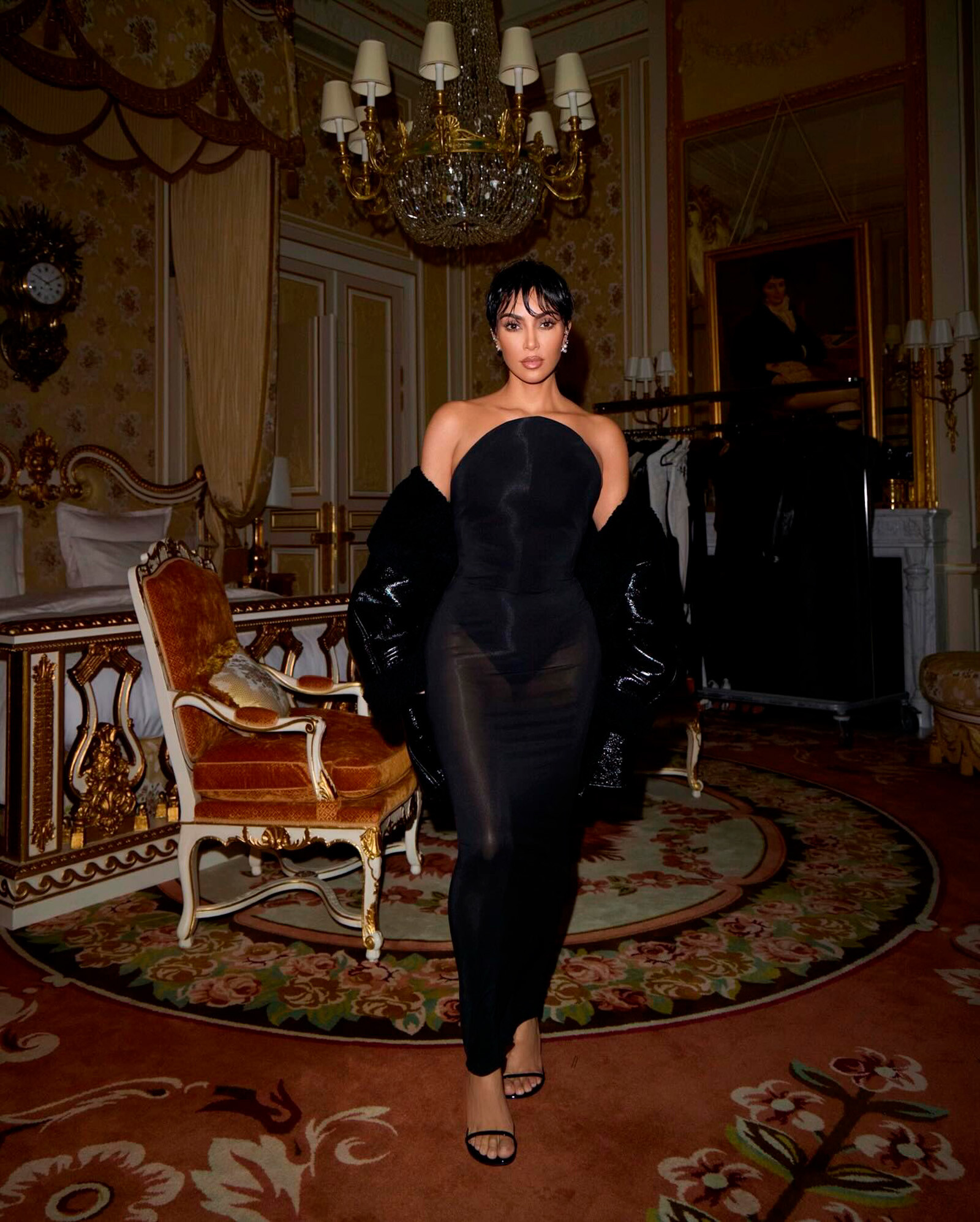 Документальный фильм Ким Кардашьян об Элизабет Тейлор вышел в день релиза Тейлор Свифт