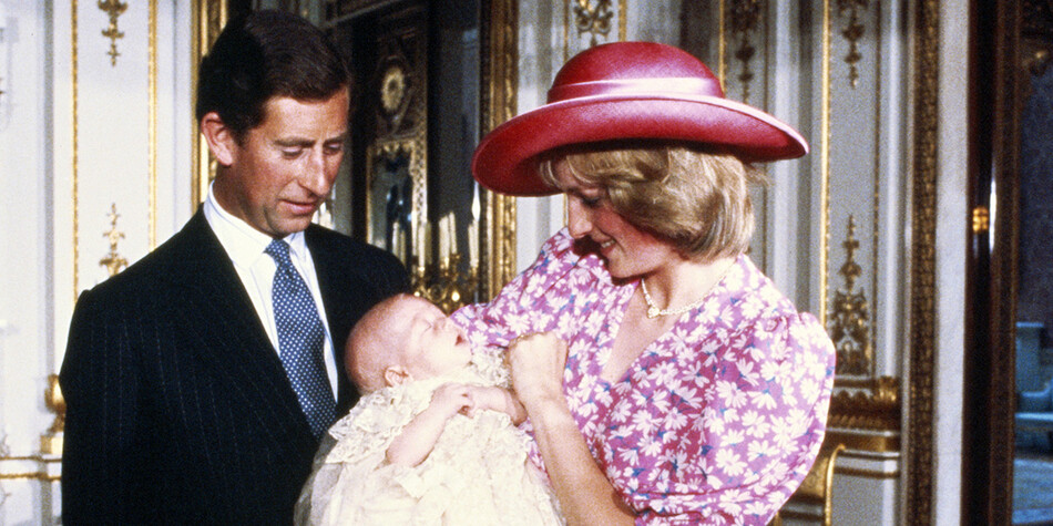 Принц Чарльз, принцесса Диана и принц Уильям в день крещения их первенца, 4 августа 1982