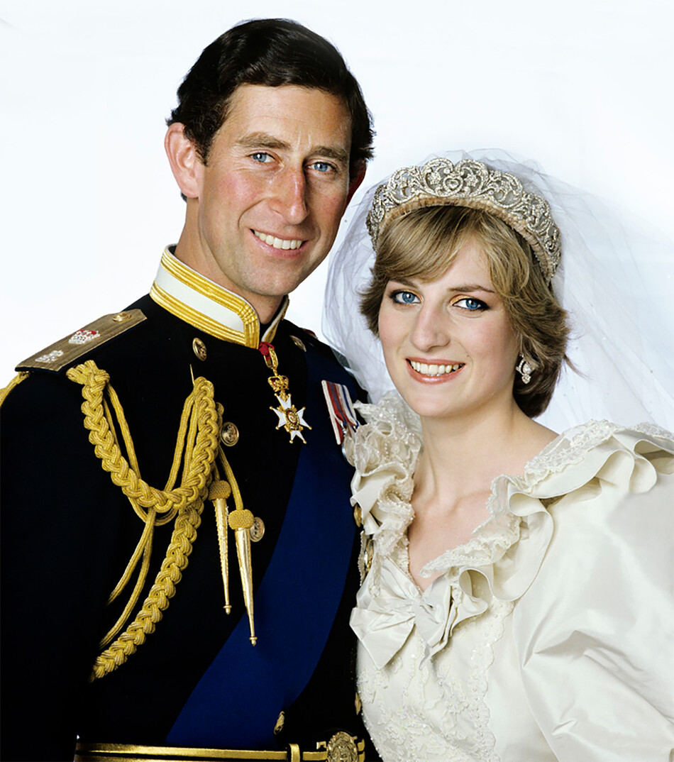 Принц и принцесса Уэльские после свадьбы в Букингемском дворце 29 июля 1981 года