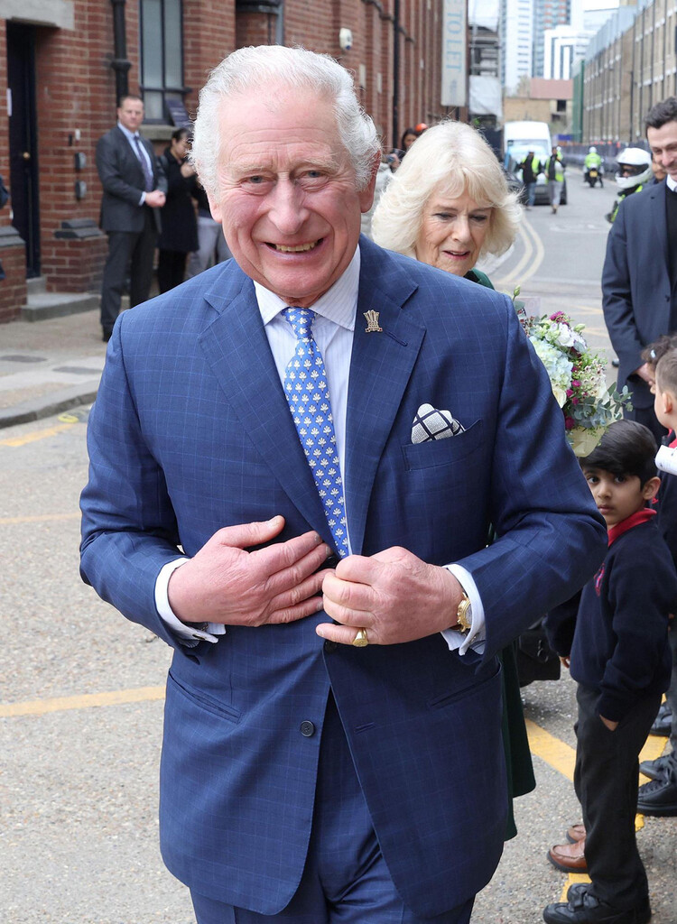 Почему принц Чарльз переедет из Кларенс-Хауса в Букингемский дворец после того, как станет королём