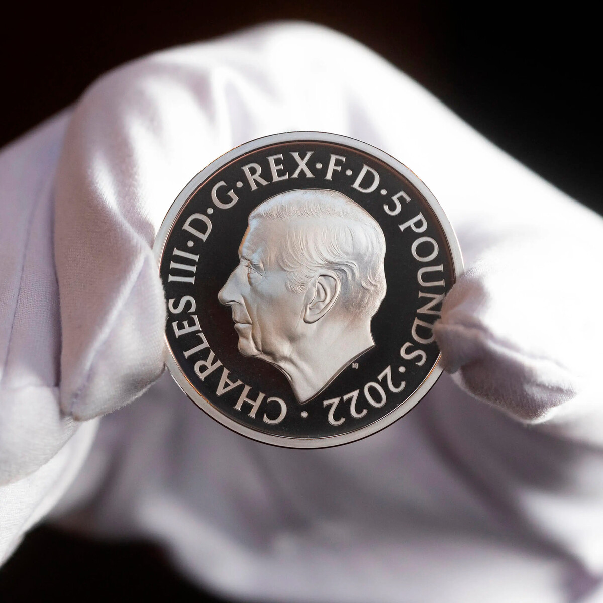 Монеты с карлом iii. Монеты с карлом iii. Монета великобритании 50 пенсов. Монеты елизаветы 2 великобритания. Монеты с карлом 3 новые великобритании.