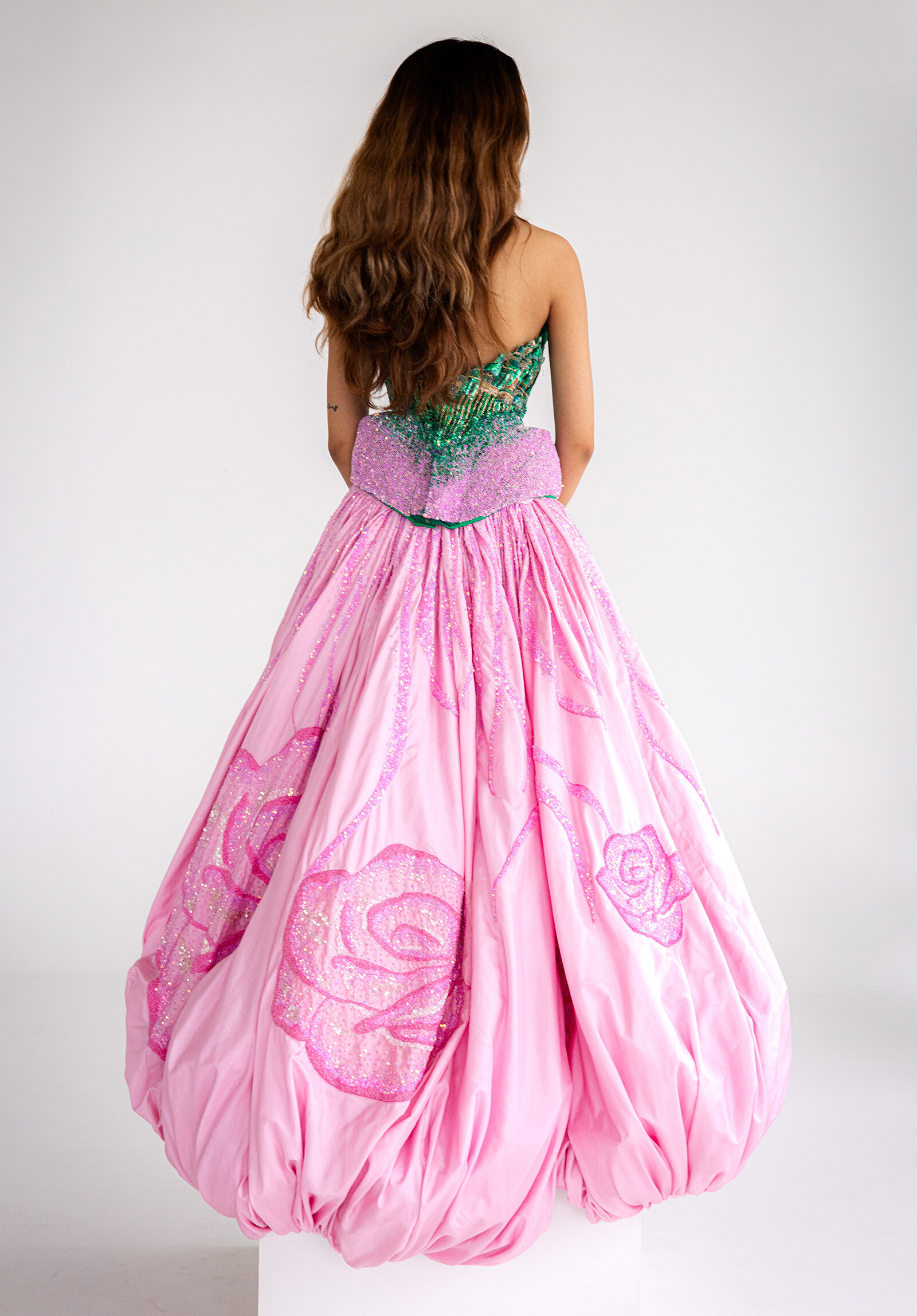 Ариана Гранде платье Rahul Mishra Couture Злая: Часть 2