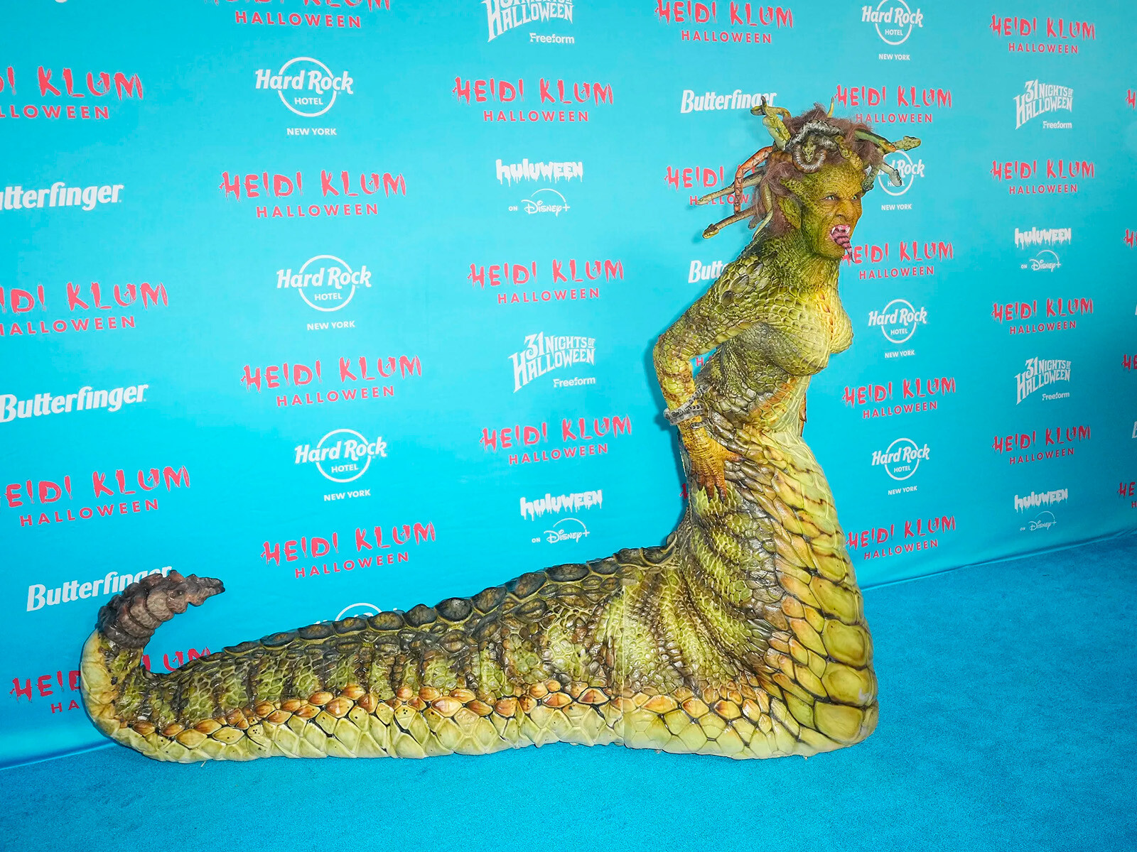 Хайди Клум в костюме&nbsp;в Медузы Горгоны на вечеринке Heidiween, 2025